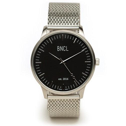 Montre argent best sale fond noir femme